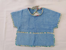 将图片加载到图库查看器，Lot de 2 bavoirs bébé à manches-tissu coton imprimé (wax).
