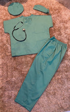 将图片加载到图库查看器，Tenue médicale Pantalon et Tunique manches courtes cou V tissus polyester-coton.
