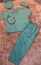 将图片加载到图库查看器，Tenue médicale Pantalon et Tunique manches courtes cou V tissus polyester-coton.
