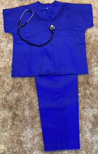 将图片加载到图库查看器，Tenue médicale Pantalon et Tunique manches courtes cou V tissus polyester-coton.
